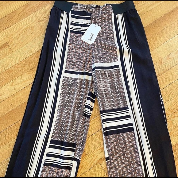 boho office attire
🖤 - Picture 5 of 6